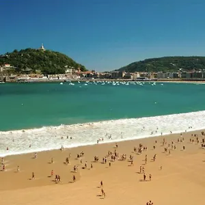 Paradise Luxurious Flat, Free Parking, 3 Double Rooms, Terrace, Jacuzzi, Fully Renovated Apartamento San Sebastián